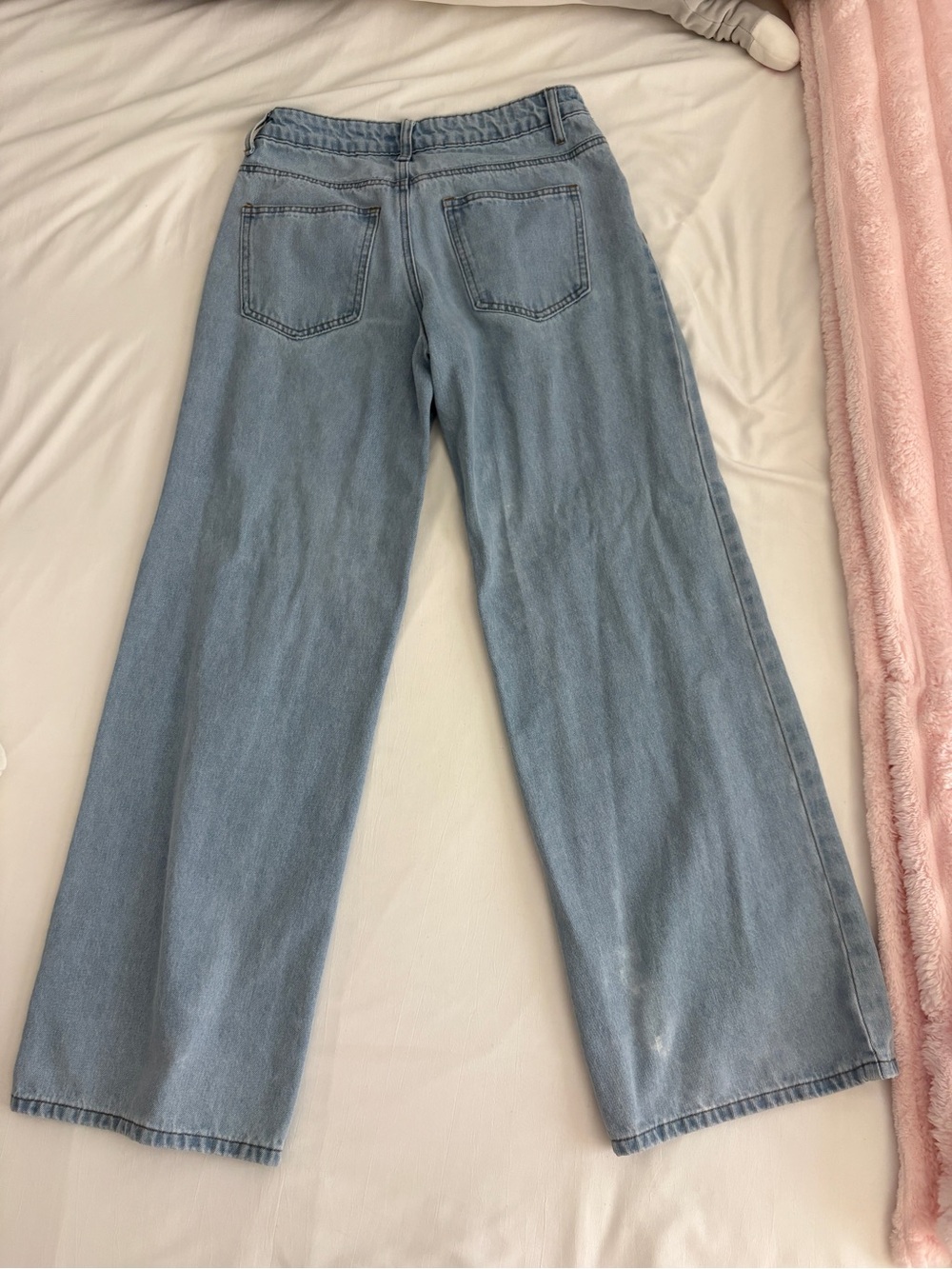 Edikted Low Rise Baggy Light Blue Jeans Size Small - Picture 5 of 6